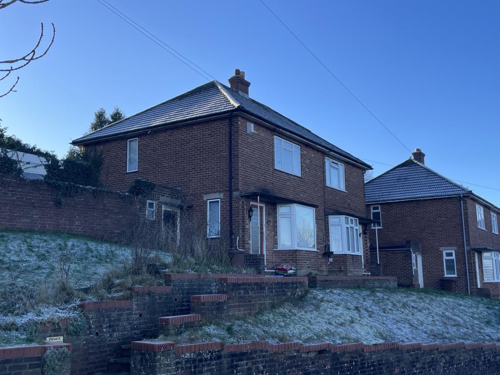 Lot: 26 - HOUSE FOR REFURBISHMENT -